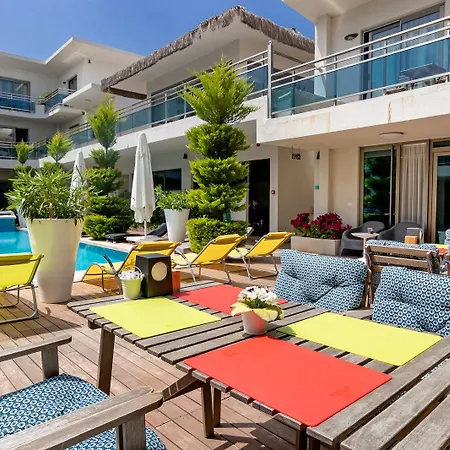 Ξενοδοχείο The D 4*