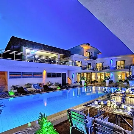 Hotel The D 4*